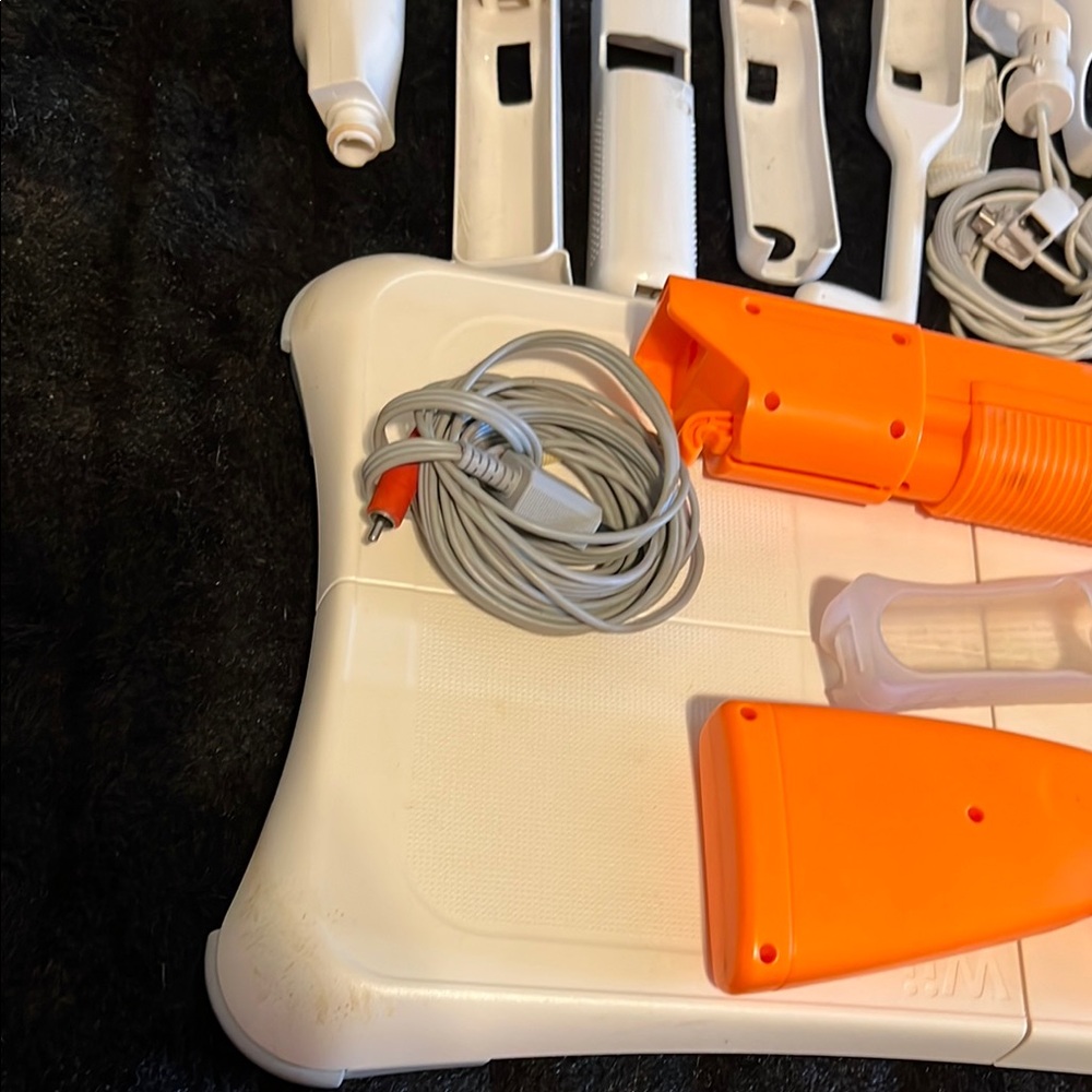 Nintendo Wii Fit Balance Board + Wii Sports Accessories Bundle - Picture 8 of 9